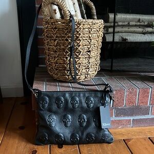 IO pelle Italia crossbody bag.